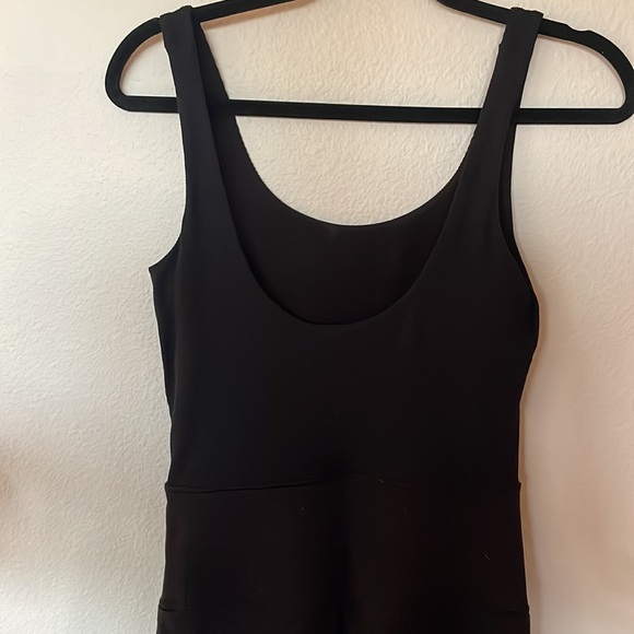 Vuori Studio Onesie - Picture 2 of 4